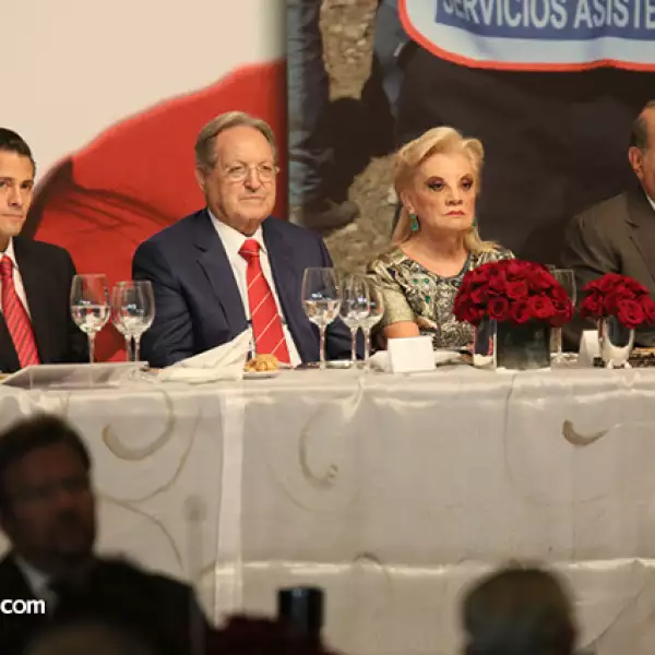 Enrique Peña Nieto, Olegario Vázquez Raña, María de los Ángeles Aldir y Carlos Slim