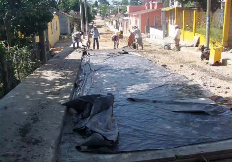 Pavimentaci�n tres