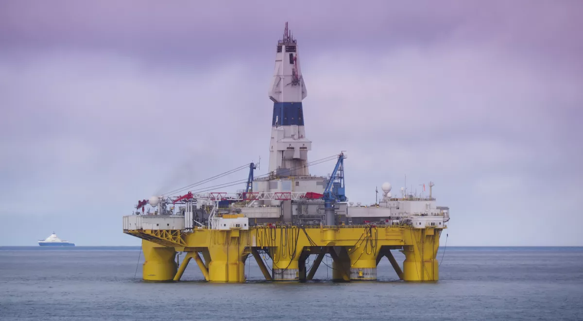 offshore drilling platform in Gulf of Mexico, petroleum industry