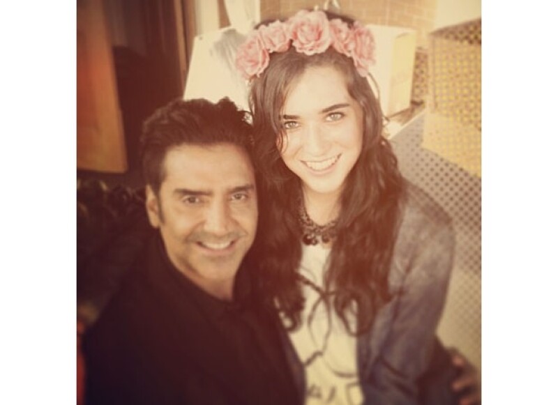 Karla Laveaga, la joven novia de El Potrillo subió esta linda fotografía seguida de un fragmento de la letra de la nueva canción que grabó con Christina Aguilera `Hoy tengo ganas de ti´.
