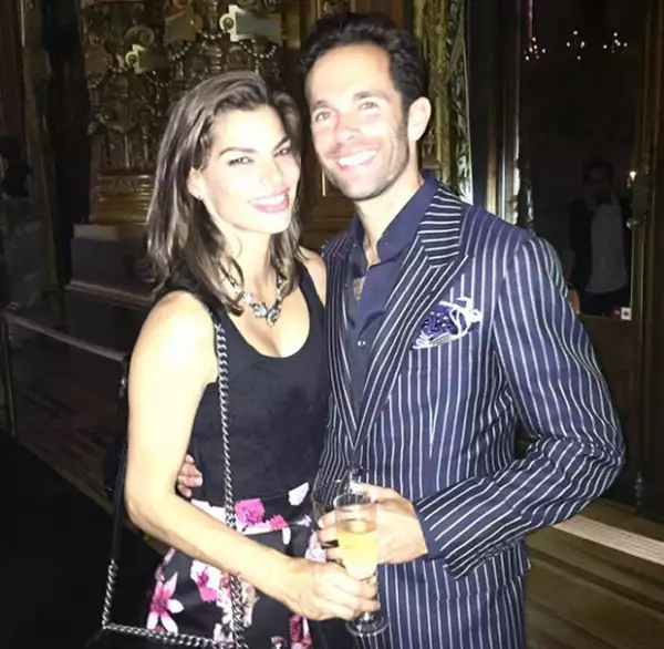 Aquí la primer foto que una amiga de Bárbara publicó de la pareja.