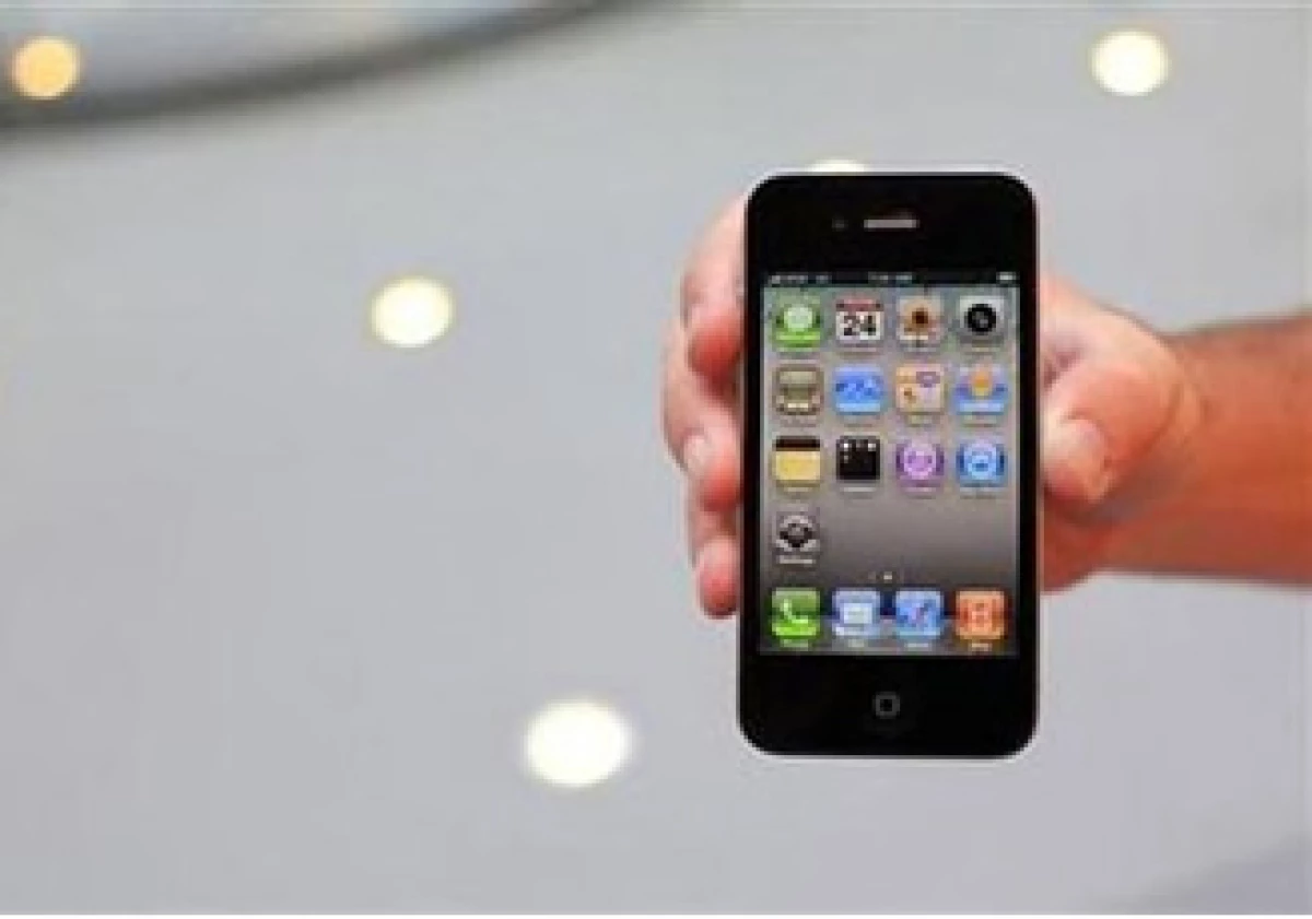 Los consumidores se han quejado de que la mala recepción de sus los nuevos iPhone 4. (Foto: Reuters)
