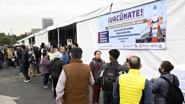 ¿Se pueden poner juntas las vacunas contra covid e influenza o debo esperar entre cada una? 