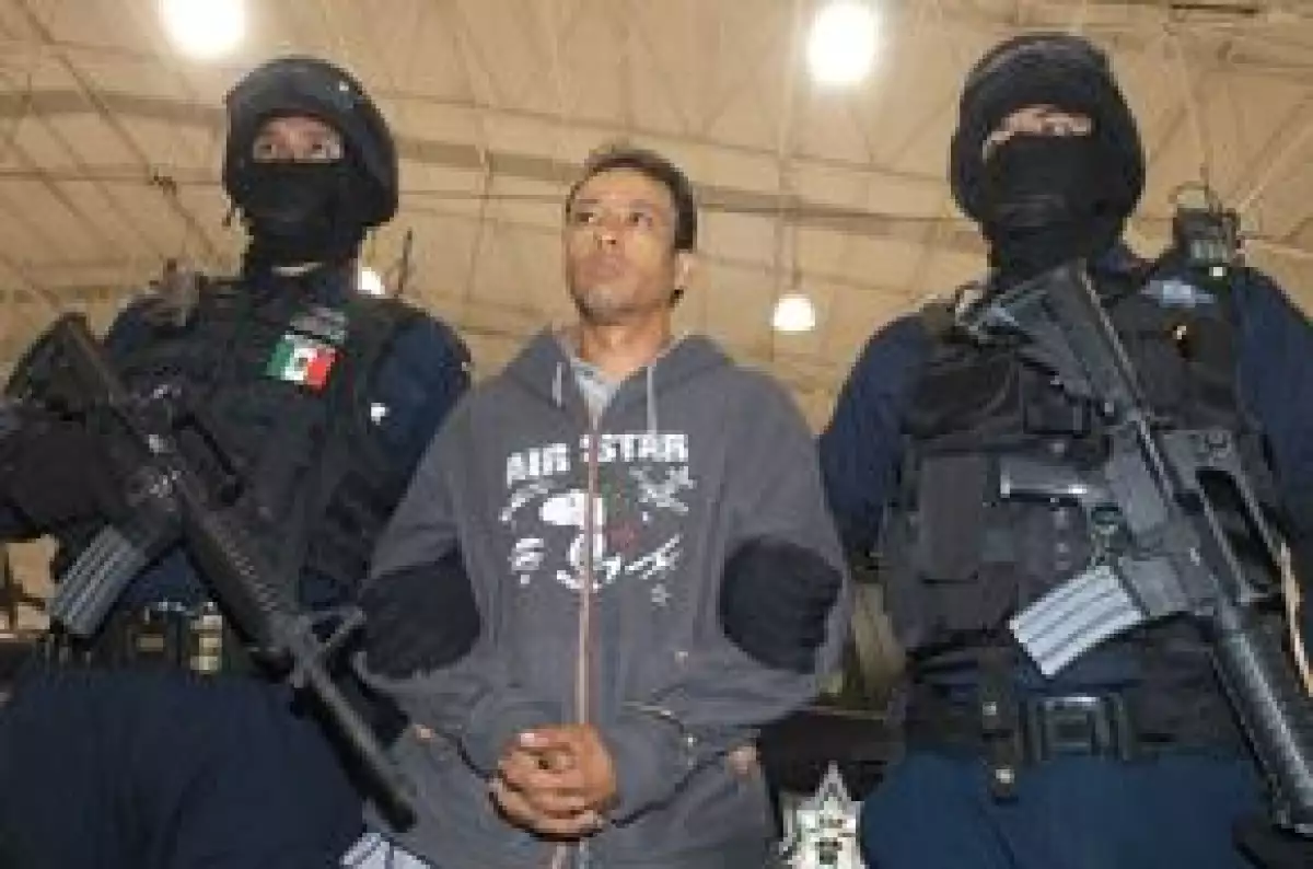 Raúl Ortiz, miembro de `Los Rojos´ y quien se fugó del Hospital de Xoco en 2008, fue presentado por la Secretaría de Seguridad Pública (SSP)