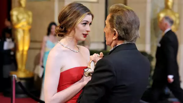 valentino garavani anne hathaway