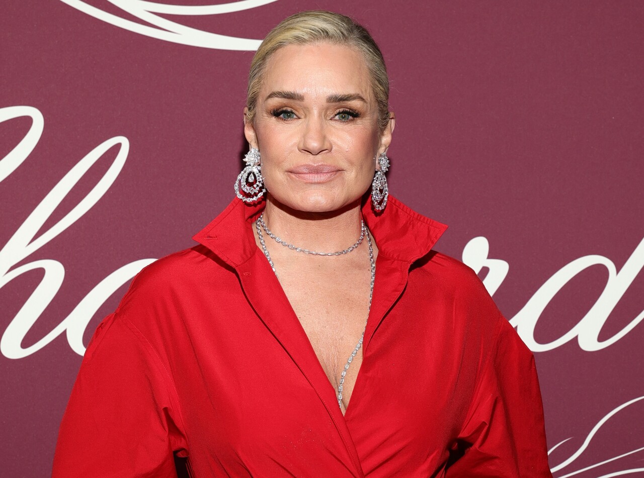 Yolanda Hadid vuelve a comprometerse a los 62 años tras cancelar su boda hace menos de un año