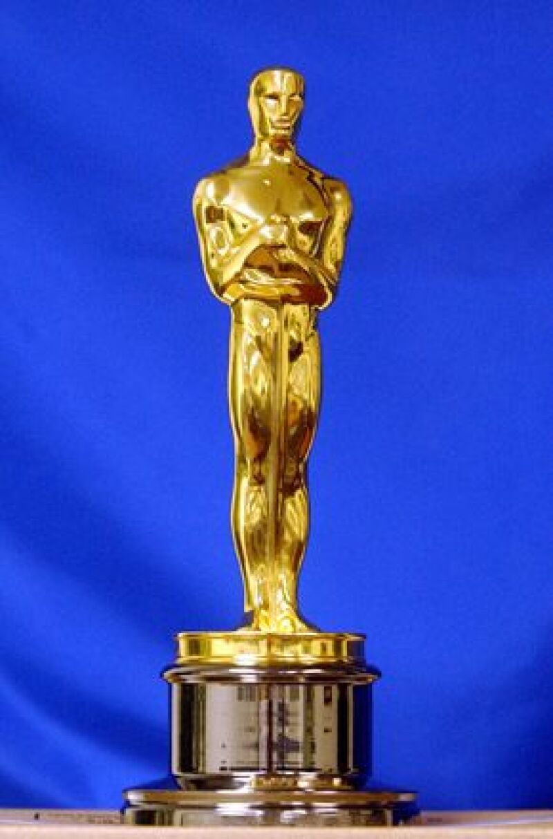 Tras una sesión fotográfica la estatuilla del premio de cine número 3453 fue enviada en un vuelo equivocado.