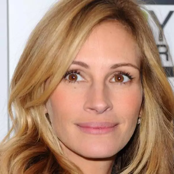 Su sonrisa, sus rizos y lo encantadora que luce en la pantalla grande han hecho de Julia Roberts una reina de belleza.