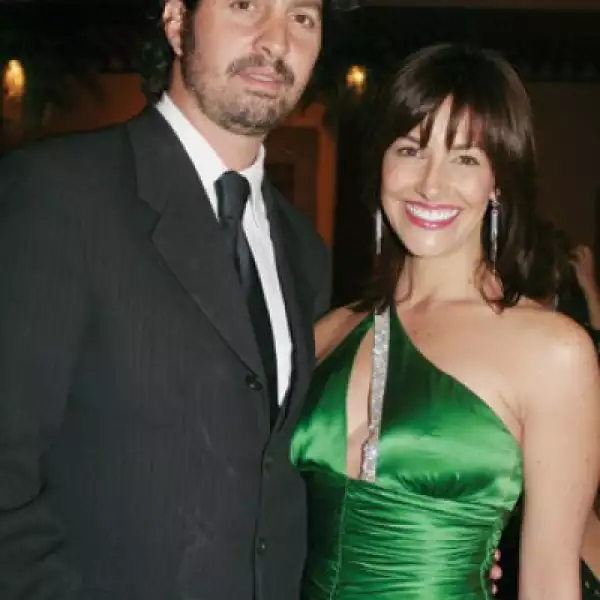 Aquí la modelo con su esposo Alonso Cuevas en la boda de Santiago Lebrija.