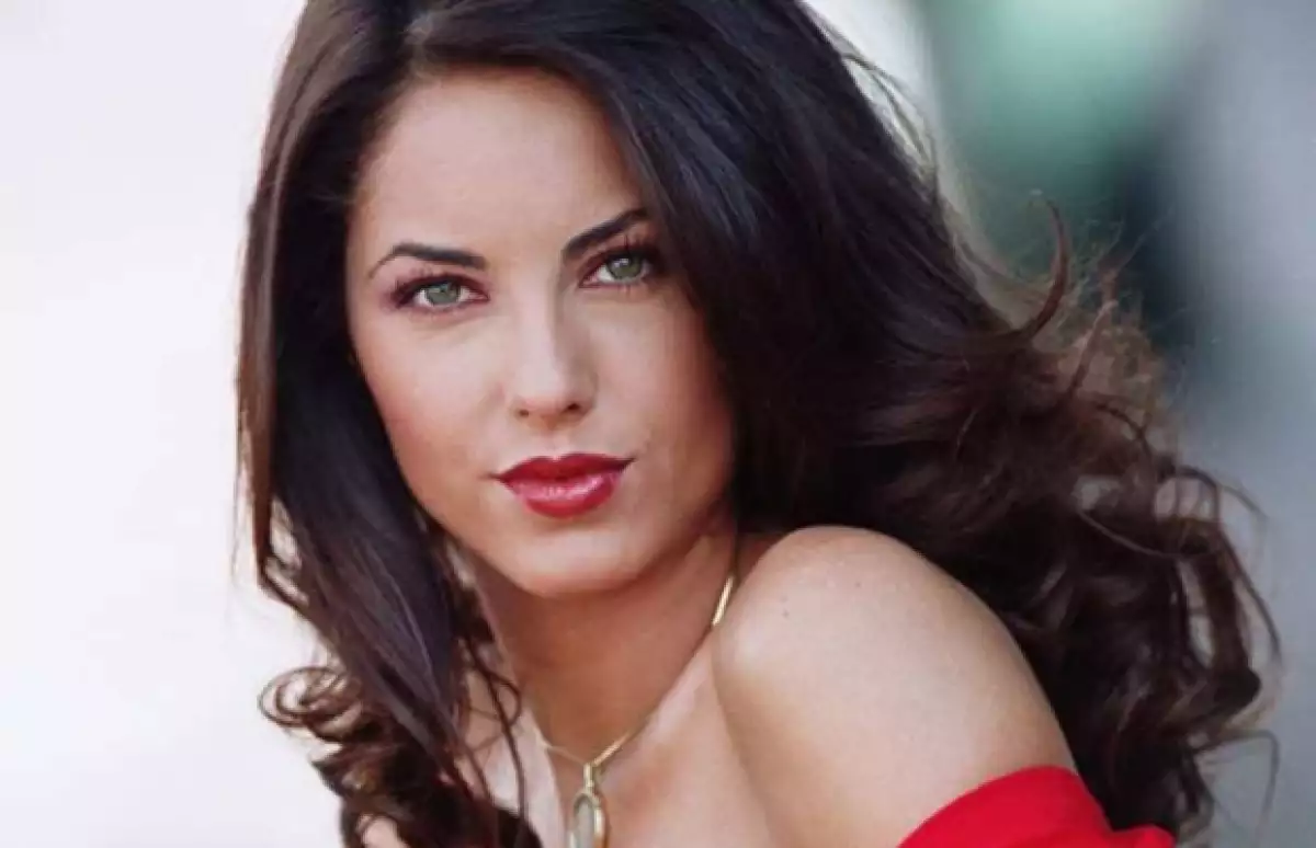 Bárbara Mori tiene 33 años.