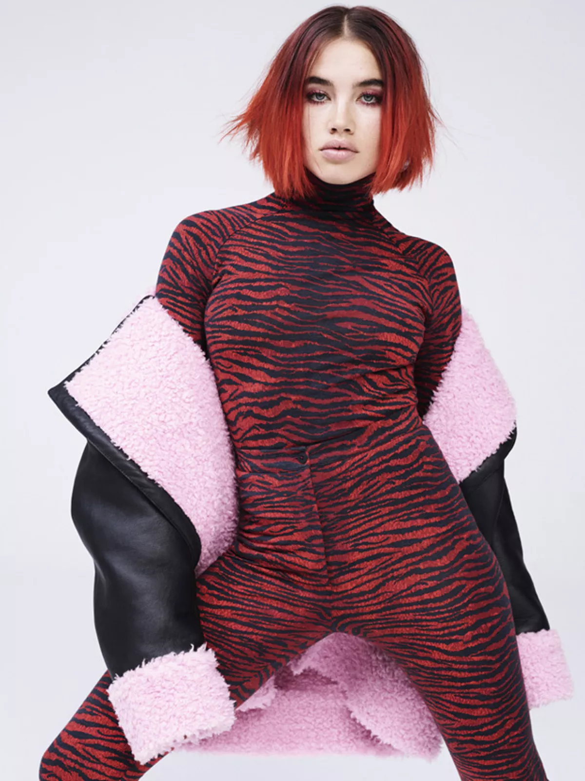 La makeup artist Isamaya French, utiliza un print característico de la colección, el de animal.