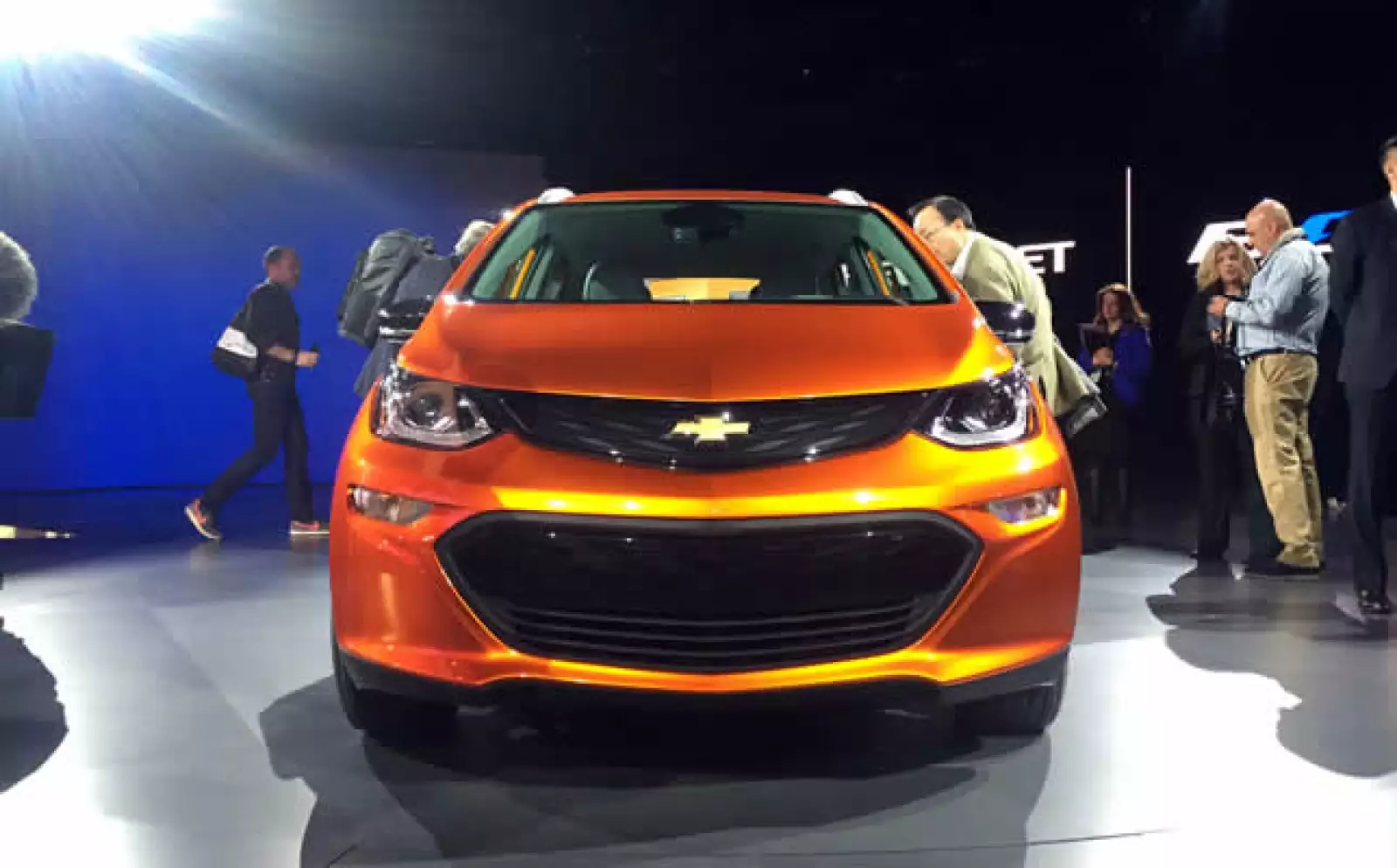 El Chevrolet Bolt EV puede dar hasta 200 millas de distancia con una carga de batería.