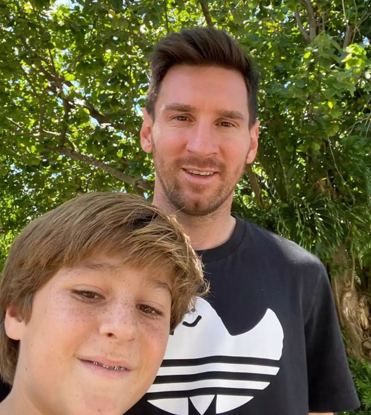 Pierre Alexander Basteri con Lionel Messi