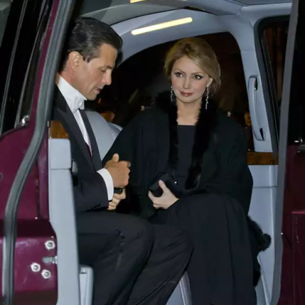 El momento en el que Angélica Rivera y Peña Nieto llegaron al palacio de Buckingham.