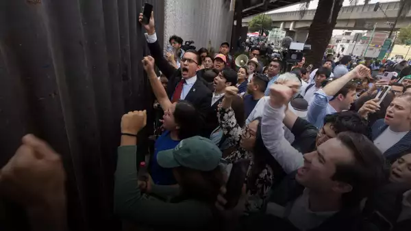 Avanza Reforma Judicial entre protestas y paro de labores en la Corte