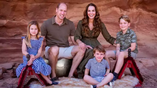 Princesa Charlotte, príncipe William, Kate Middleton, príncipe Louis, príncipe George