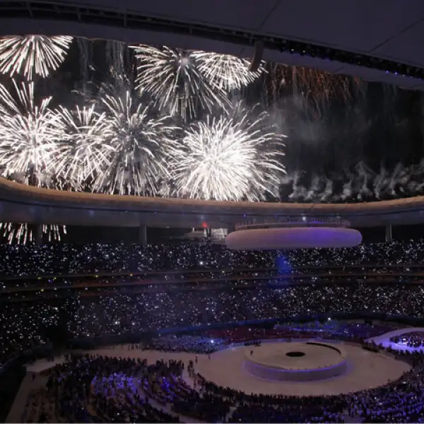El estadio Omnilife lució magestuoso con el espectáculo de fuegos artificiales.