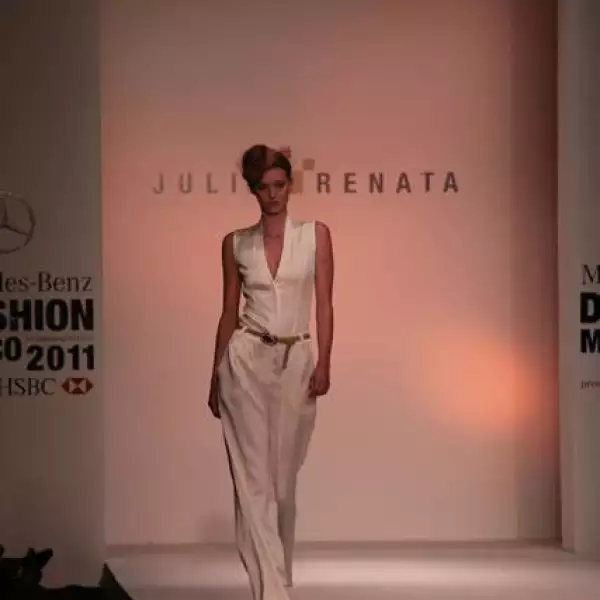 Pasarela Julia y Renata