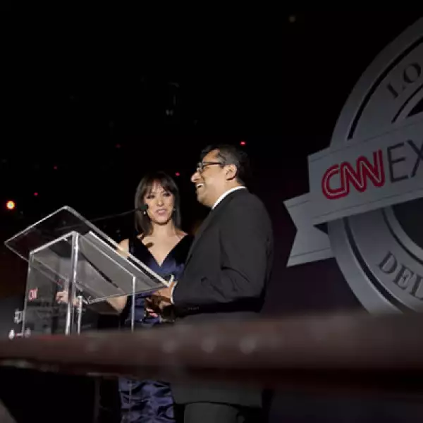 Por segundo año consecutivo, Gabriela Frías, periodista de CNN en Español, y José Manuel Martínez, editor general de CNNExpansión, fueron los encargados de conducir la premiación.