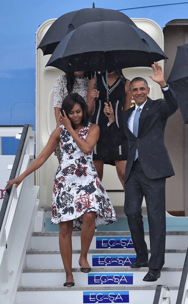 Michelle Obama lució un diseño de Carolina Herrera, que fue tomado como un gran geste para Latino América.