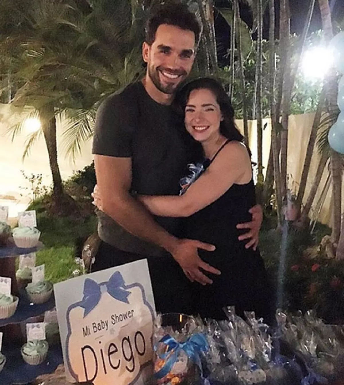 Ariadne y Marcus en el baby shower de Diego.