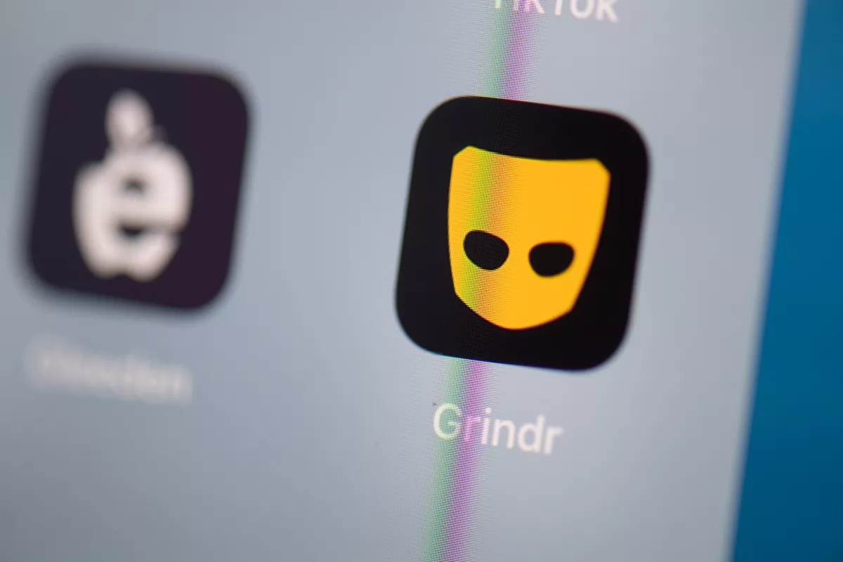 grindr-app-store-china