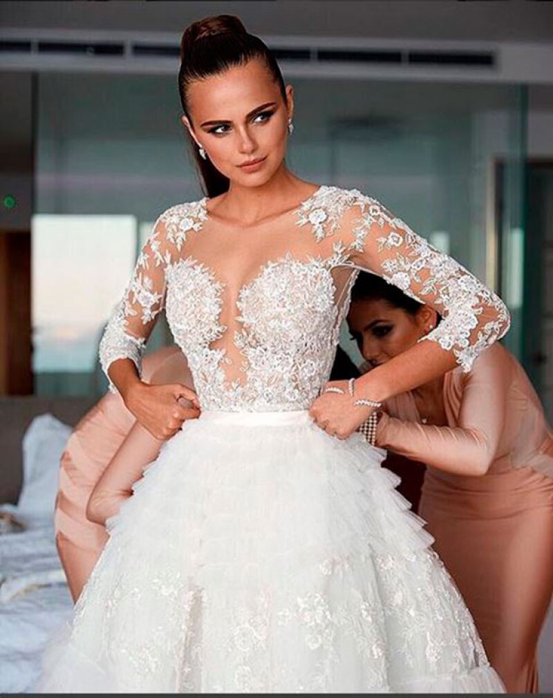 La guapa novia compartióf otos de su espectacular boda.