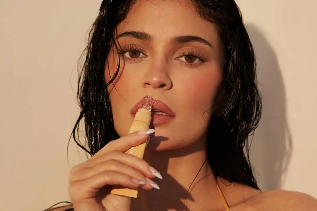 KYLIE JENNER.jpg