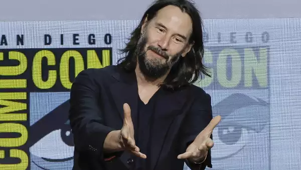 Keanu Reeves tiene un conmovedor gesto con una fan de 80 años