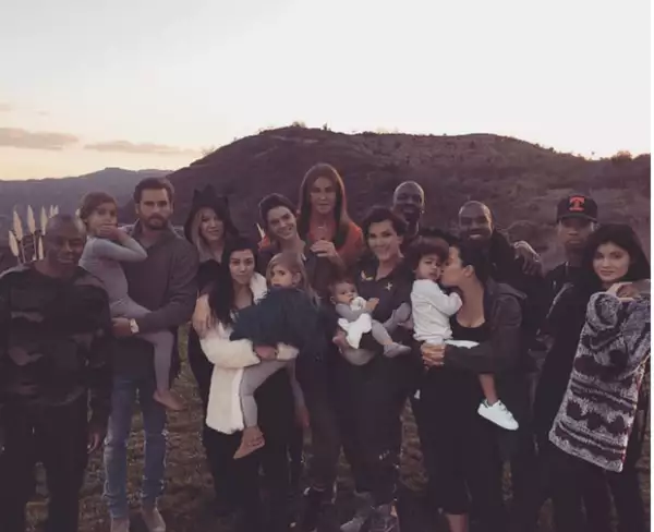 El año pasado Kourtney y Scott se separaron tras descubririse infidelidades de parte de él. Sin embargo, han pasado celebraciones familiares juntos