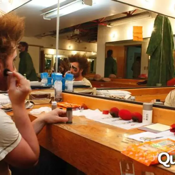 Backstage Slavas Snowshow