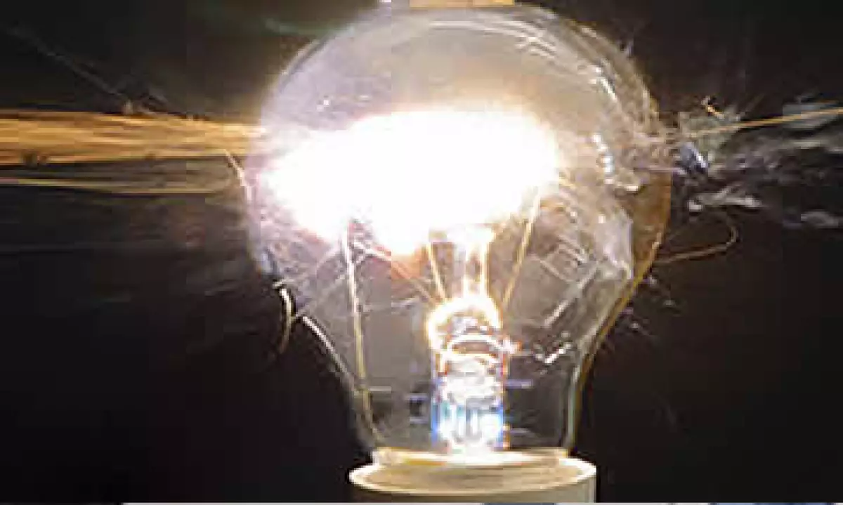 La SHCP unificará las tarifas eléctricas para uso doméstico a fin que reflejen con más fidelidad el consumo de los usuarios. (Foto: Notimex)