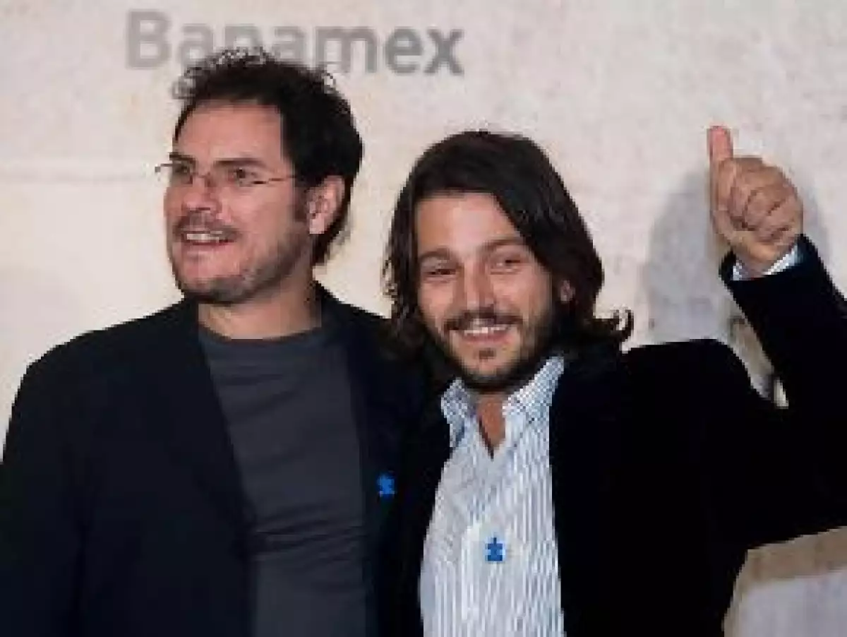 La compilación está formada por dos álbumes y salió al mercado en diciembre pasado.