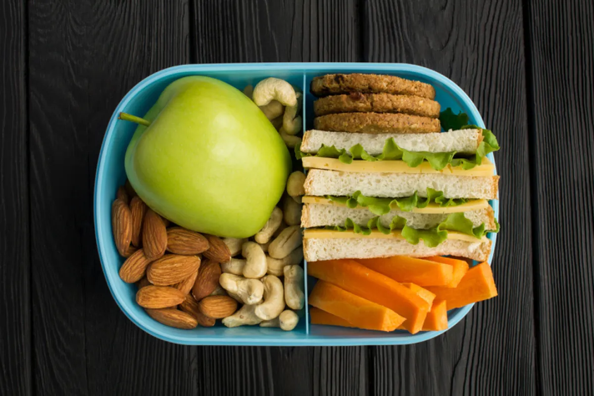 Lunch-saludable-y-balanceado-para-la-escuela