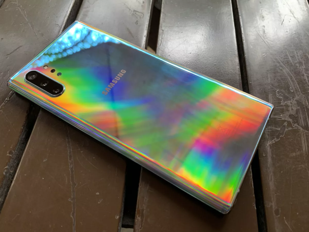 El Galaxy Note 10 tiene uno de los mejores diseños en un smartphone.