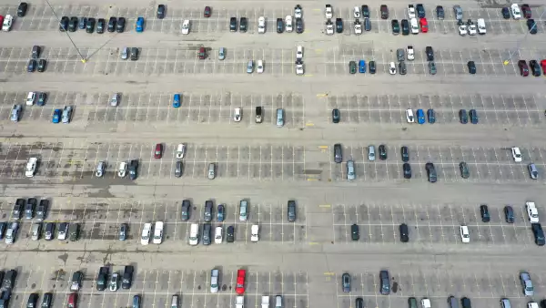 IL Fiat Chrysler Plant Idle After Auto Industry Shuts Down Due To Coronavirus