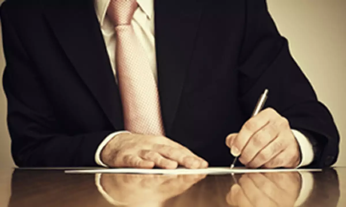 Las firmas de Carlos Slim, Scott Rank, Marcos Martínez y Alberto Bailléres tienen en común la letra de molde. Las curvas en éstas revelan la capacidad y facilidad que poseen para los negocios y el dinero. (Foto: Getty Images)