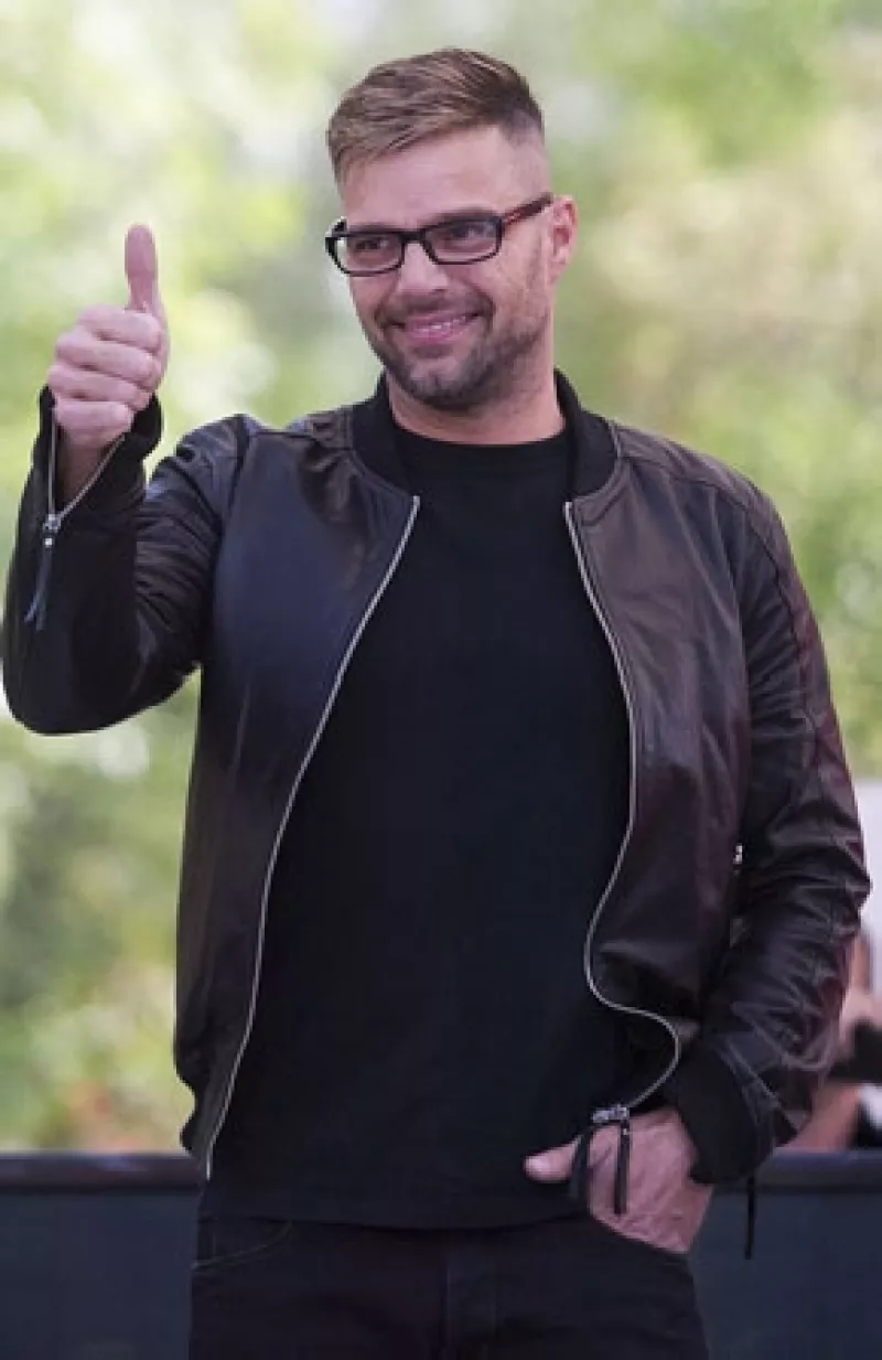 El cantante dijo que desea que sus pequeños tengan amigos de todas las razas y entiendan lo que es la igualdad.