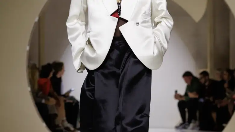 Givenchy PO S27 023.jpg