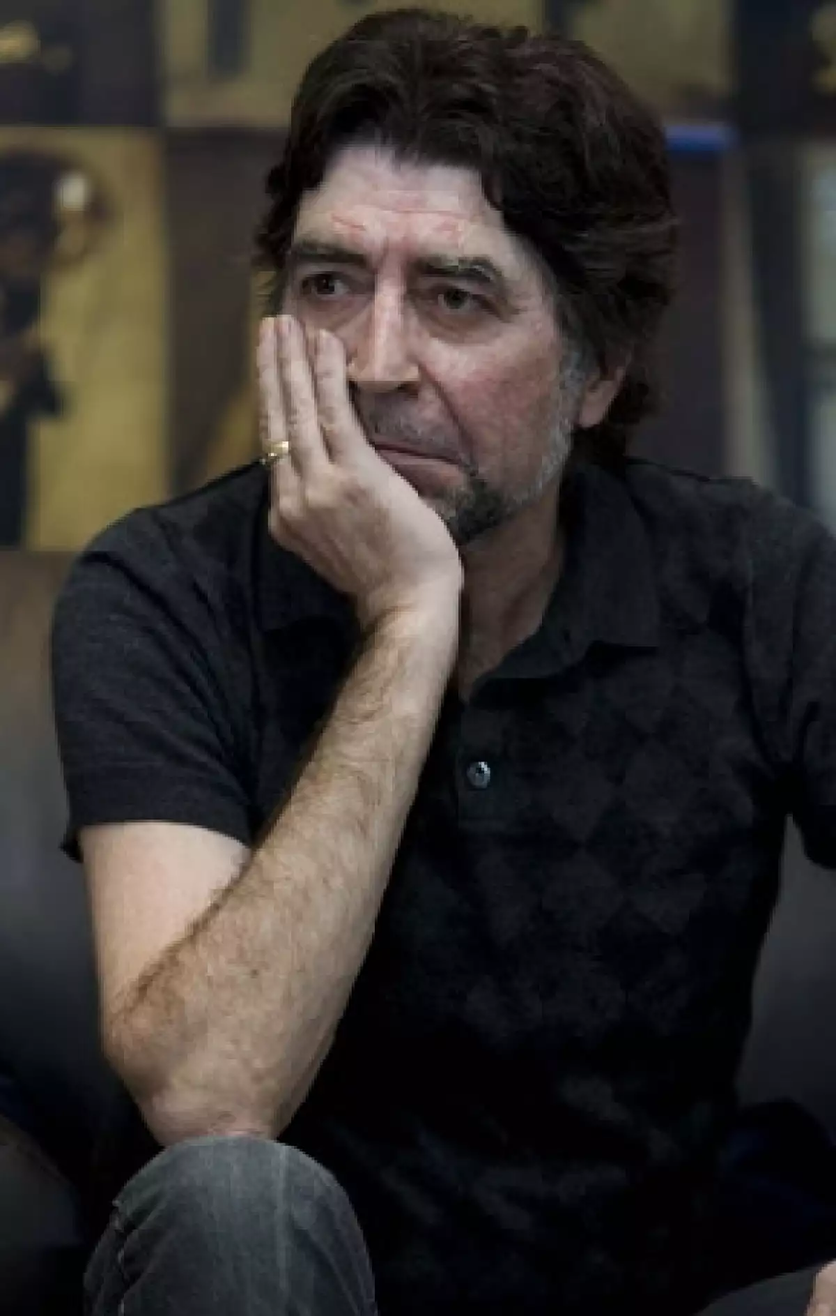 "El mundo lo veo echo una m..., y además no veo que se hagan cosas, que se avance...", expresó el cantante en conferencia de prensa en la Ciudad de México.