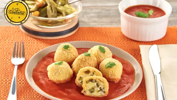 Platillo en salsa roja con La Costeña