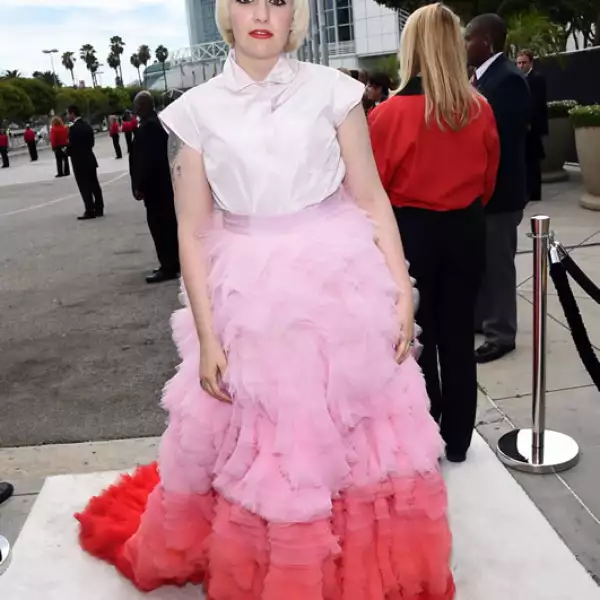 Lena Dunham en Giambattista Valli