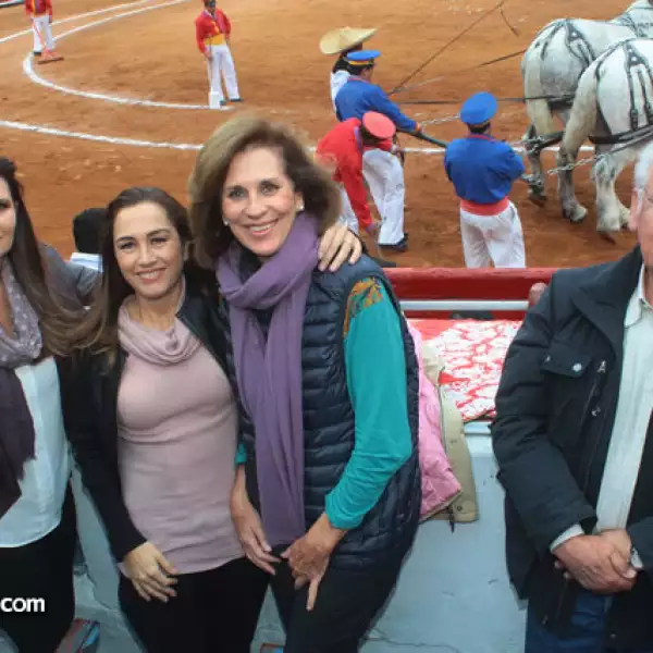 Rocio Alarcón,Paty Alarcón,María Mercedes Peralta y Gabriel Alarcón