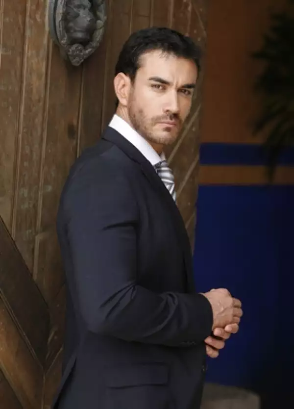 David Zepeda obtuvo su primer antagónico en la telenovela de "Sortilegio", a lado de Jacqueline Bracamontes.