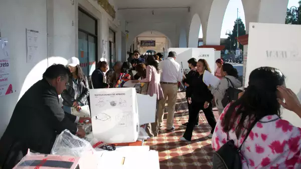 largas filas en las casillas de las elecciones Edomex 2023