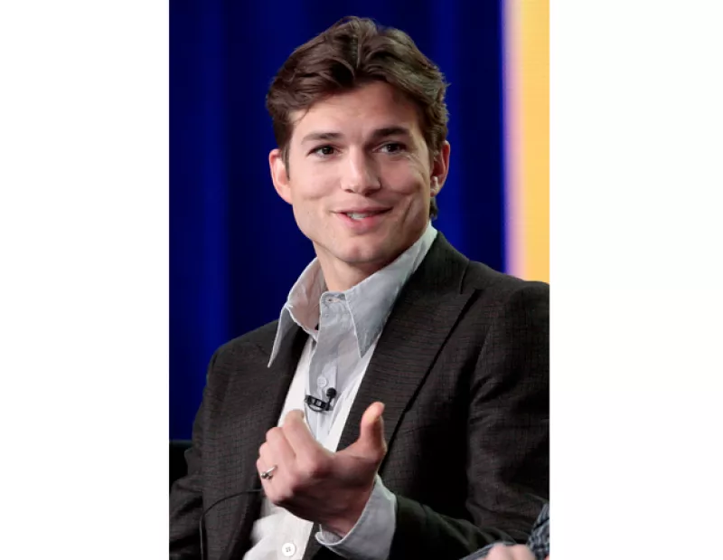 El actor de `Two and a Half Men´ será el encargado de reencarnar al magnate Steve Jobs en la película biográfica del difunto empresario.