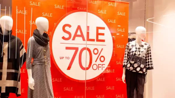 ofertas ropa (Daria Nipot/Getty Images/iStockphoto)