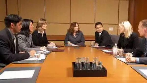 junta-reunion-oficina-empleados-JI.jpg