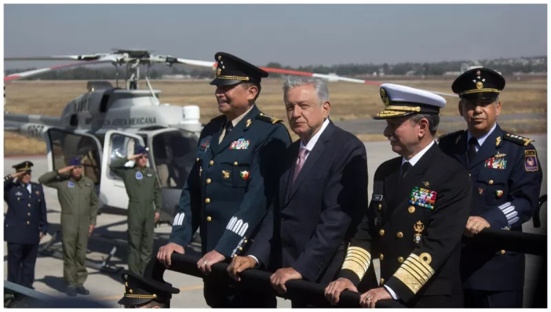 Amlo-militares (1).jpg