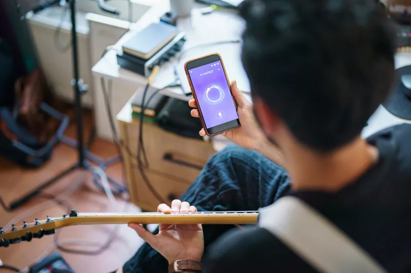 La industria musical quiere ponerle límites a la IA: Universal Music planea ya trabaja una estrategia 